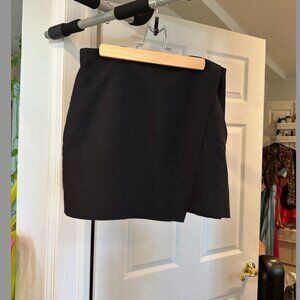 Abercrombie & Fitch Black Wrap Mini Skirt – Size M